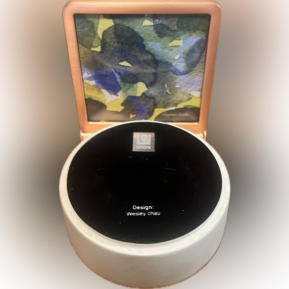 UMBRA “podium” decorative tabletop frame with storage - concrete & copper - NIB - Picture 4 of 16